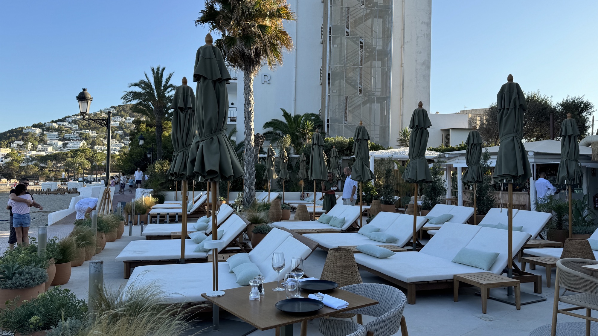 Yellow Fish Beach Club in Santa Eulària