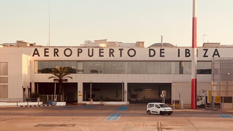 Der Flughafen von Ibiza