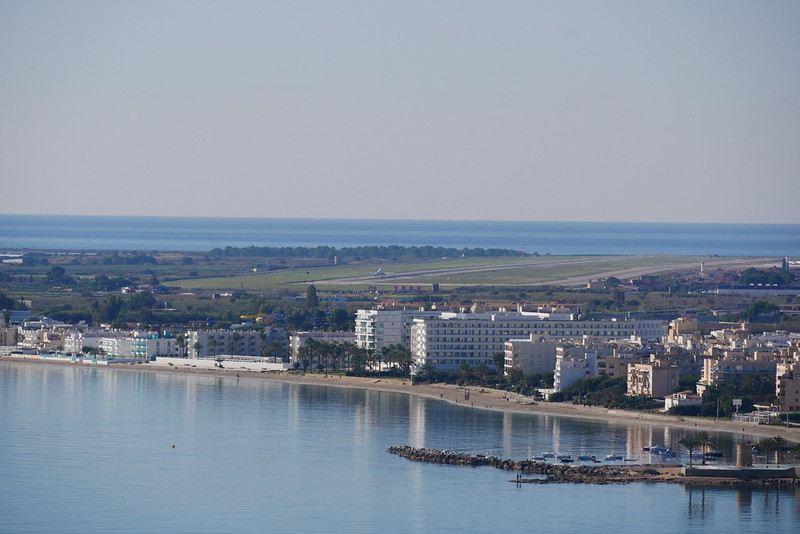 Platja d’en Bossa: Ibizas längster Strand und Party-Hotspot