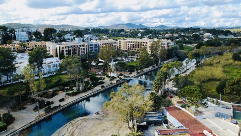 Drohne über Santa Eulalia
