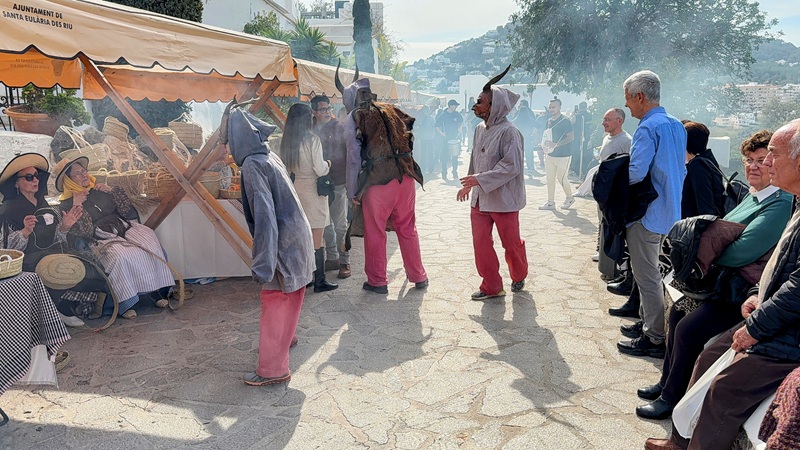 Sonne, Kunst & Handwerk – Die Fira Artesanal 2025 in Bildern