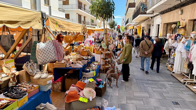 Fira d’Estocs 2025: Frühlingsshopping in Santa Eulària